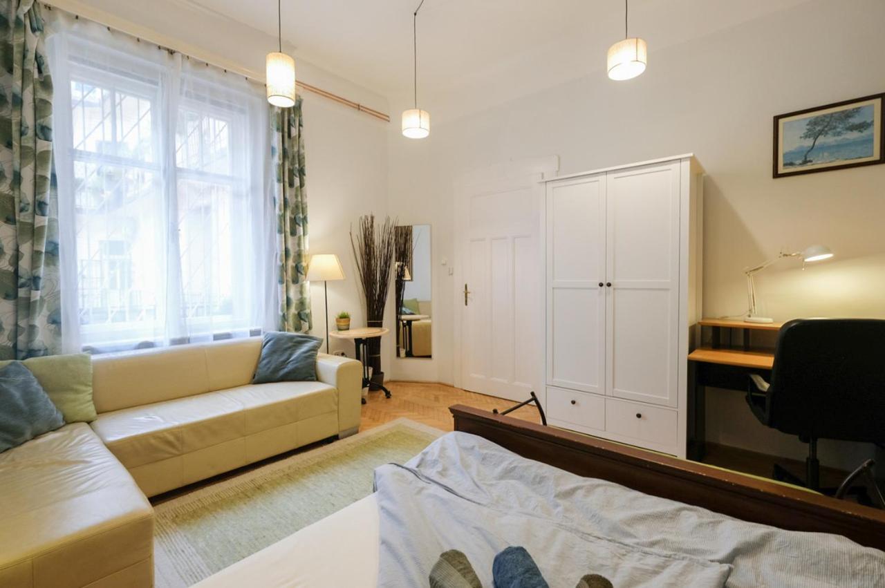 Acacia Hostel Βουδαπέστη Εξωτερικό φωτογραφία